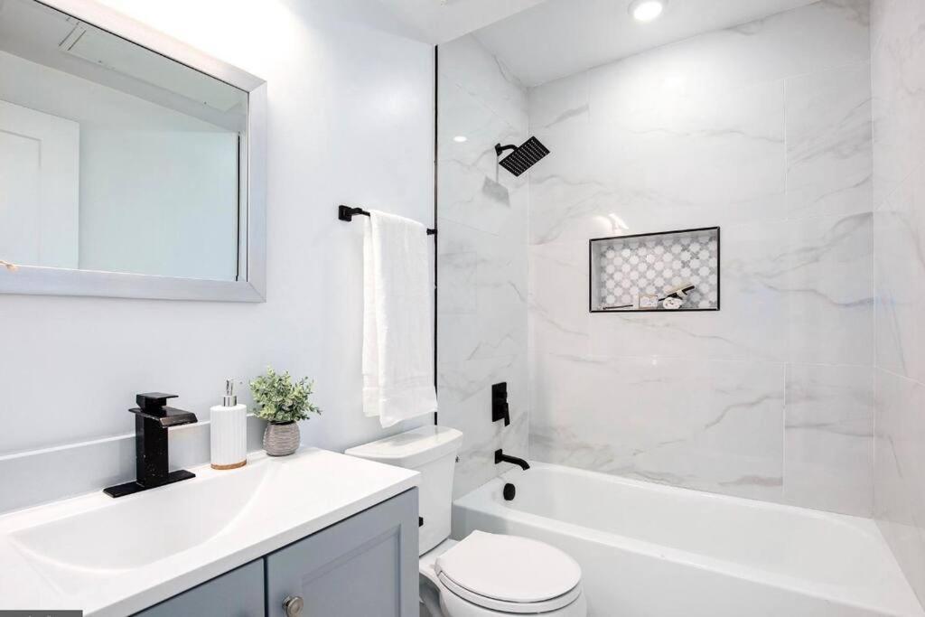 Amazing Capital Hill Apt , Step Away Gym, Shopping Washington Esterno foto
